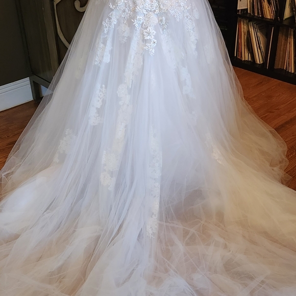 Enzoani beautiful white wedding dress S 16 - Picture 11 of 11